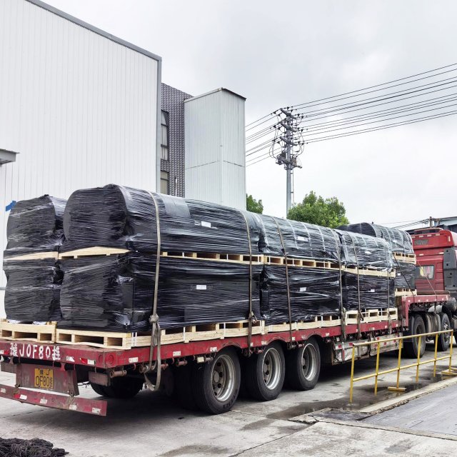 3000 mm breite PP-Gefl&uuml;gelmist-F&ouml;rderb&auml;nder